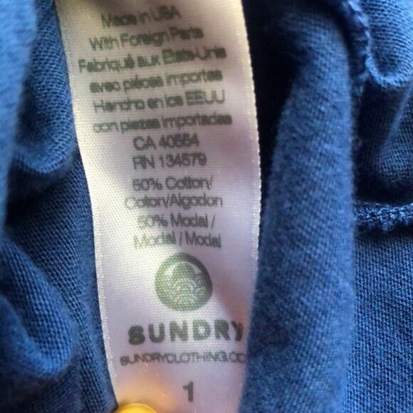 NEW! Sundry Funday Everyday T-shirt size Small - Picture 5 of 6